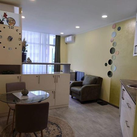 דירות באטומי Bat Towers Studia מראה חיצוני תמונה